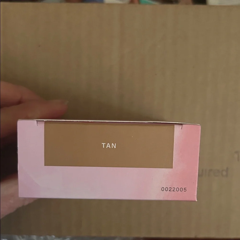 Mally Beauty Flawless Finish Compact Foundation TAN NIB